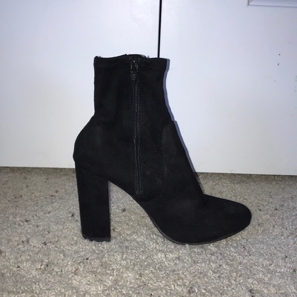 Black Boots - Picture 3 of 3